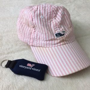 Seersucker vineyard vines baseball cap & keychain